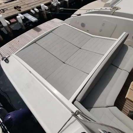Hotel en barco Tornado44s *